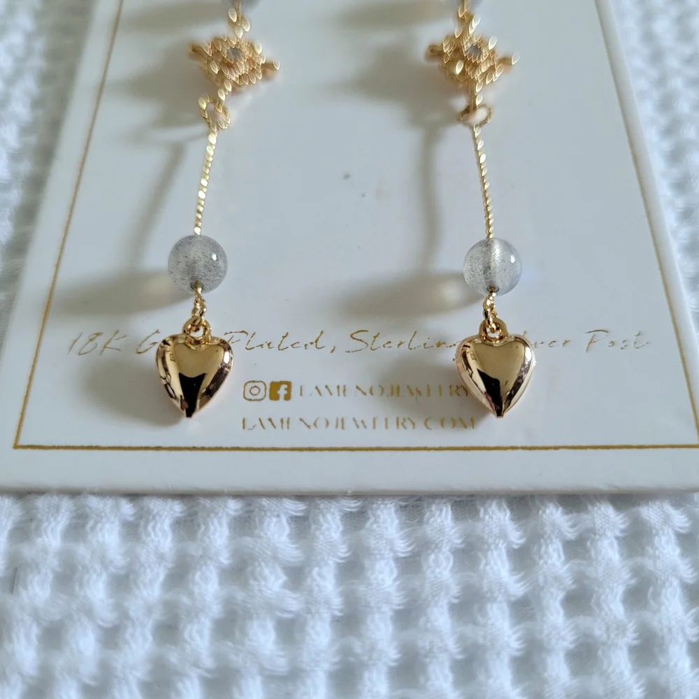 La Meno Saturn🪐 Heart❤ Cascading Earrings - Picture 7 of 16